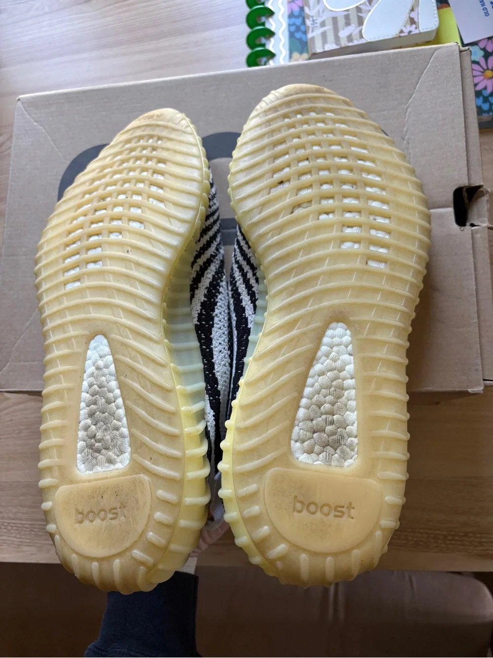 Yeezy Boost 350 V2 Zebra